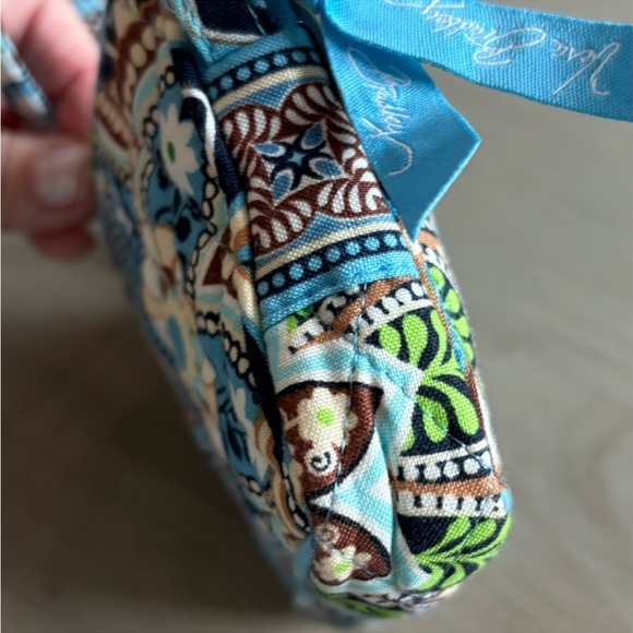 Vera Bradley purse clutch wallet keychain
With zipper in excellent condition - Picture 9 of 14